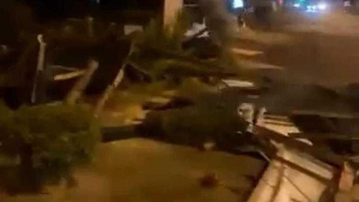 Samsun’da fırtınada çatılar uçtu; motokuryelere kısıtlama getirildi