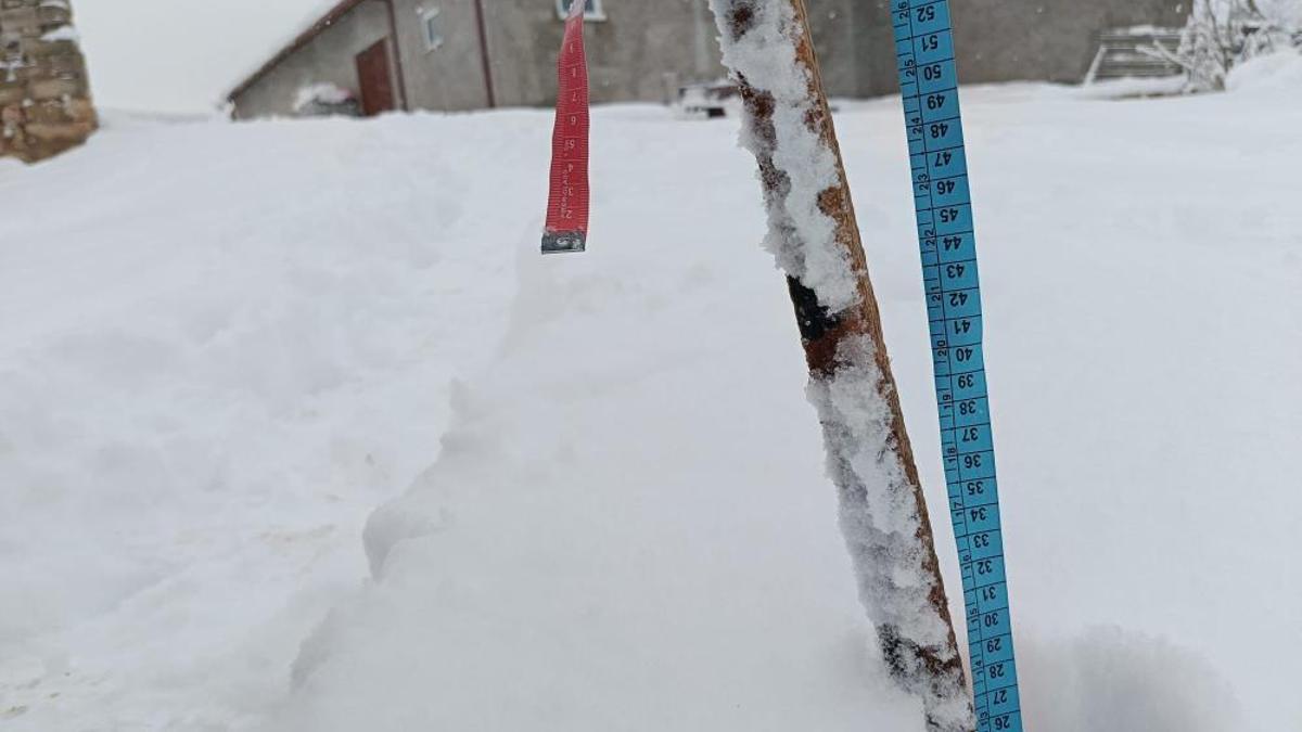 Eskişehir'de kar kalınlığı 35 santimetreyi geçti