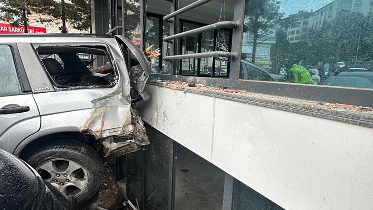 Beşiktaş'ta facianın eşiğinden dönüldü! Geri manevra yaparken ortalığı birbirine kattı