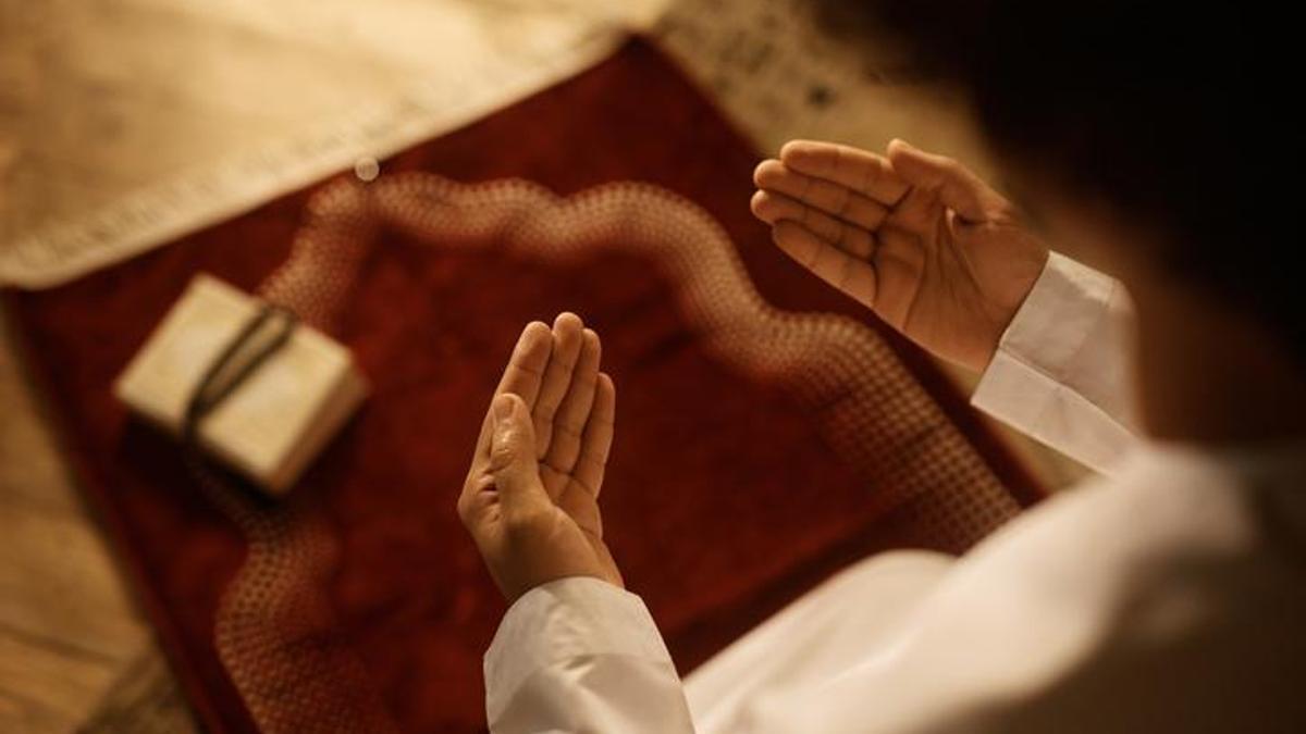 Miraç Kandili gecesi hacet namazı nasıl kılınır? Diyanet hacet namazı rekat sayısı, niyet ve sonrasında okunacak dua