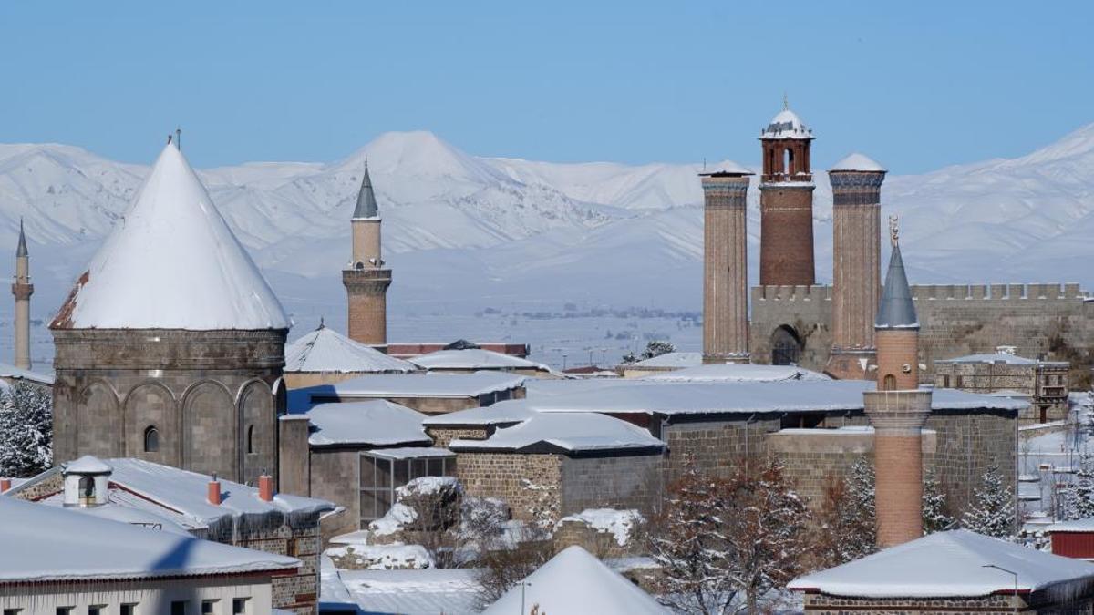 Erzurum'da okullar tatil mi? Yarın okul var mı? 14 Ocak 2026 Çarşamba Erzurum'da okullar tatil edildi mi? Açıklama geldi