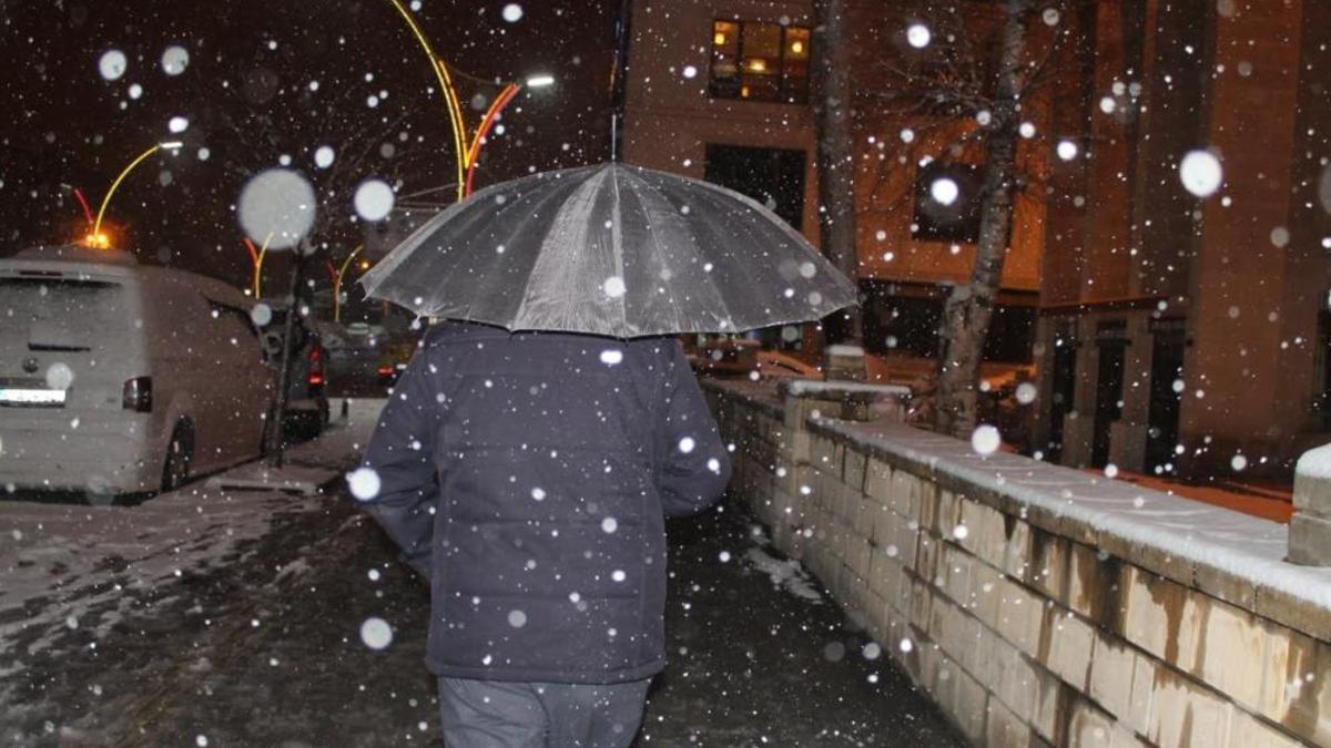 Konya'da okullar tatil mi? Yarın okul var mı? 14 Ocak 2026 Çarşamba Konya'da okullar tatil edildi mi? Açıklama geldi