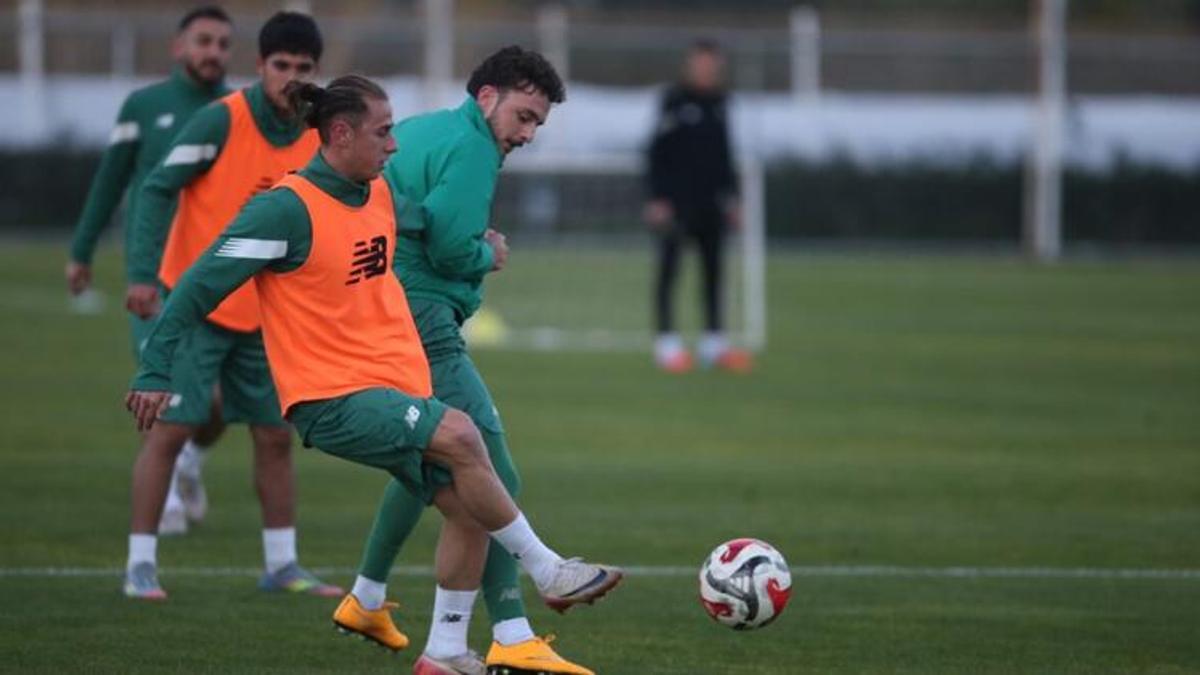 Bursaspor'da Enes Çelik müjdeli haberi verdi: Bonservisini aldık