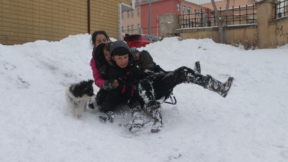 Samsun'da okullar tatil mi? Yarın okul var mı? 15 Ocak 2026 Perşembe Samsun'da okullar tatil edildi mi? Açıklama geldi