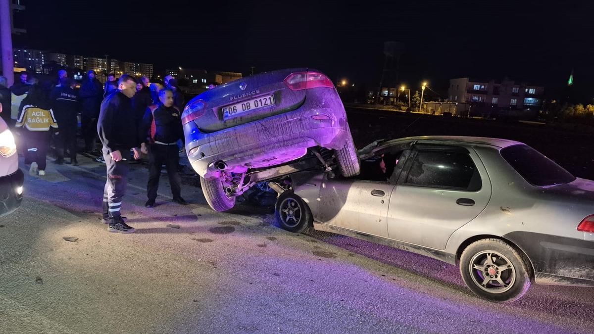 Mardin’de otomobil park halindeki aracın üzerine çıktı: 1 yaralı
