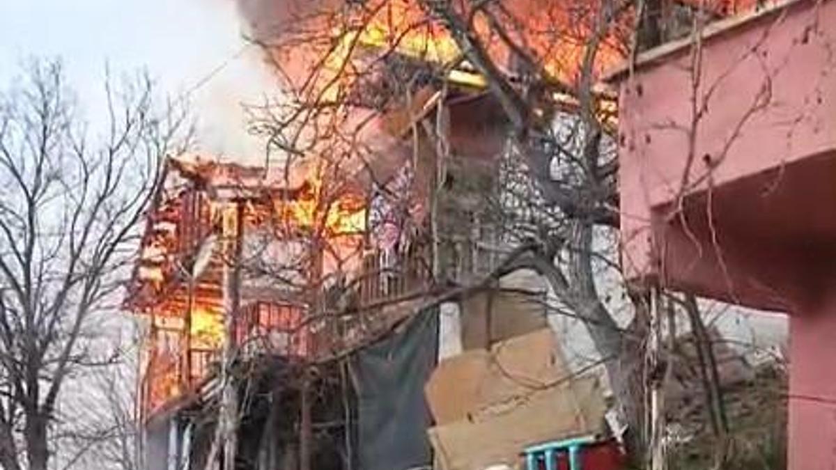 Tokat’ta yanan ev kullanılamaz hale geldi