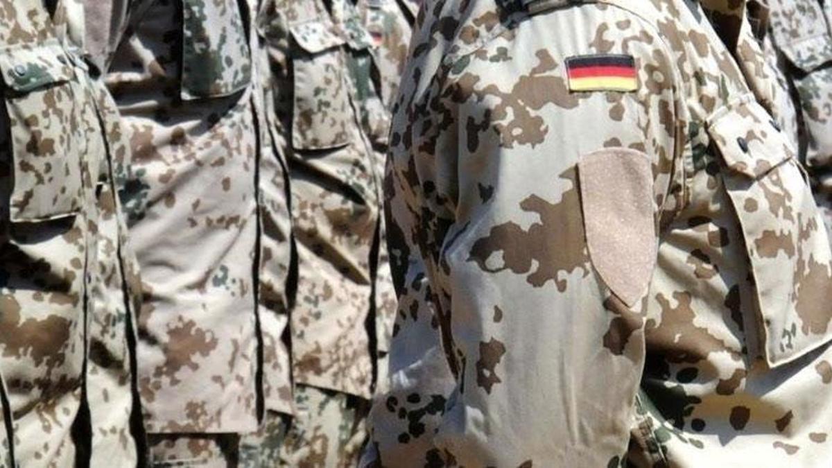 Almanya’da 700 bin gence askerlik mektubu gönderildi