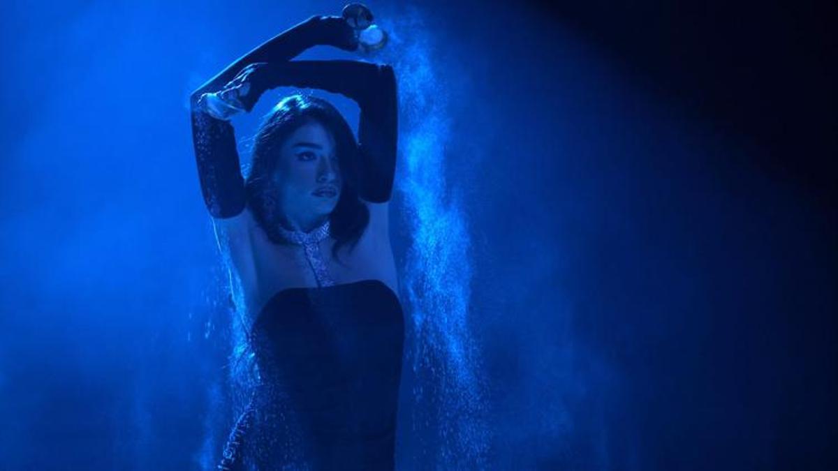 İnci Taneleri'nde dev buluşma: Yılmaz Erdoğan yazdı, Ebru Gündeş söyledi