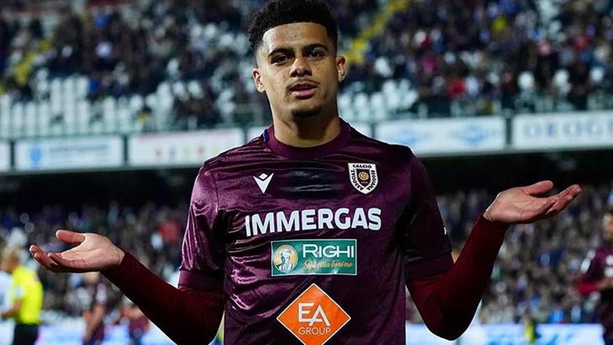 Samsunspor, genç oyuncuyla sözleşme imzaladı