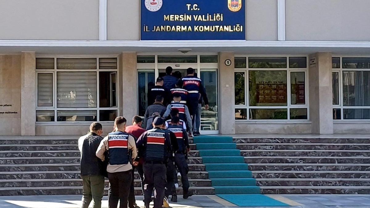 Mersin’de 42 firari yakalandı