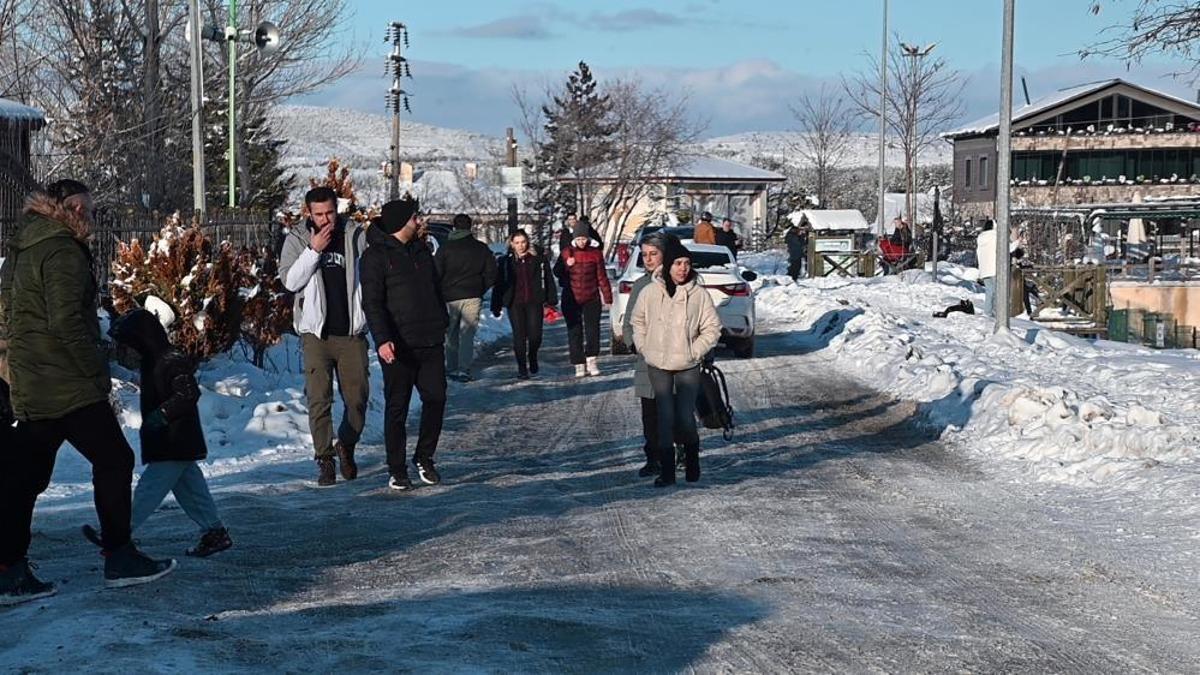 Yozgat'a kar yağınca halk oraya akın etti!