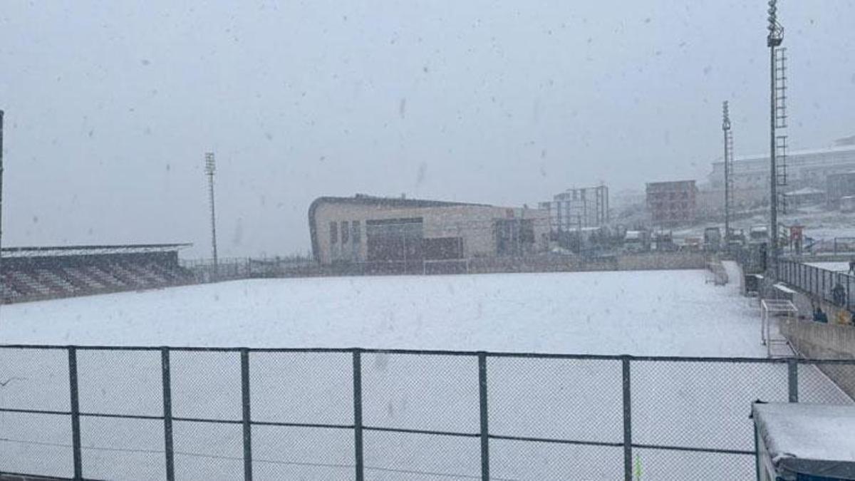 Kocaeli 2. Amatör Lig'de kar engeli: Dilovasıspor ile Mollafeneri maçı yarıda kaldı