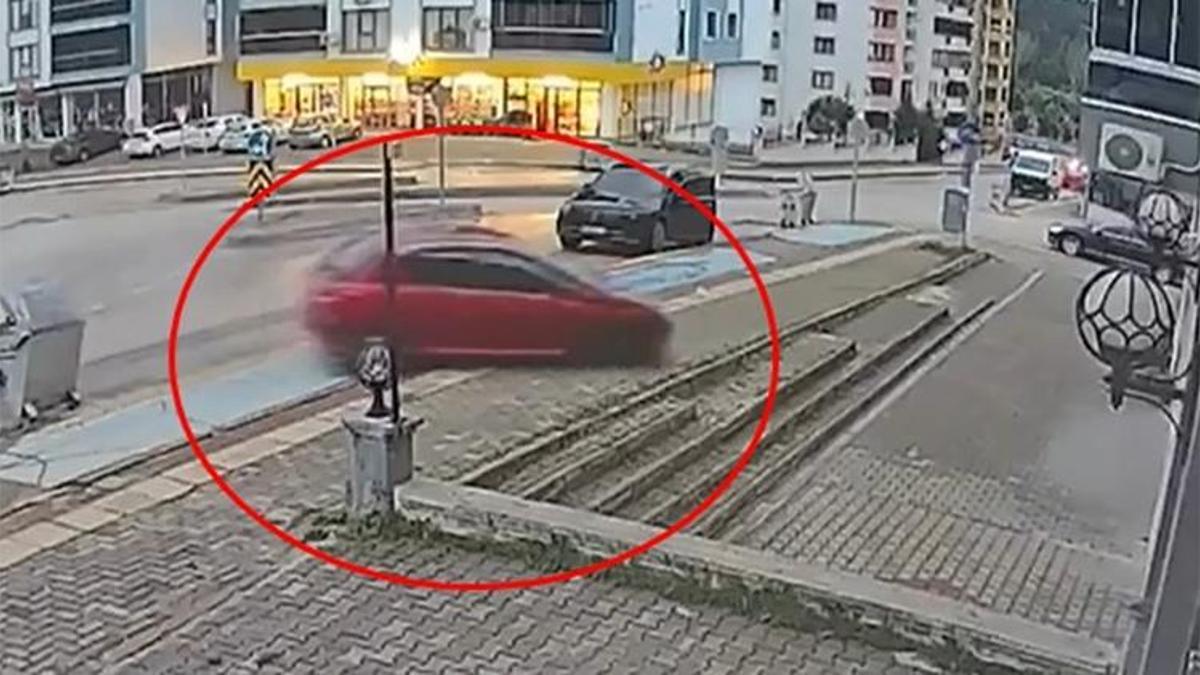 Direksiyon dersi facia ile bitiyordu! Fren yerine gaza bastı, o anlara kameralara yansıdı