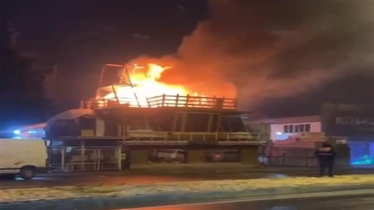 Avcılar'da bir anda alev aldı: Tüm binayı sardı