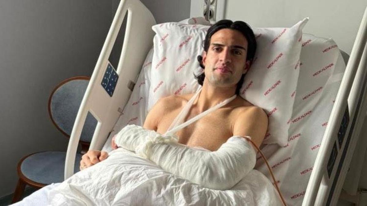 Bursaspor'un genç oyuncusu başarılı bir operasyon geçirdi