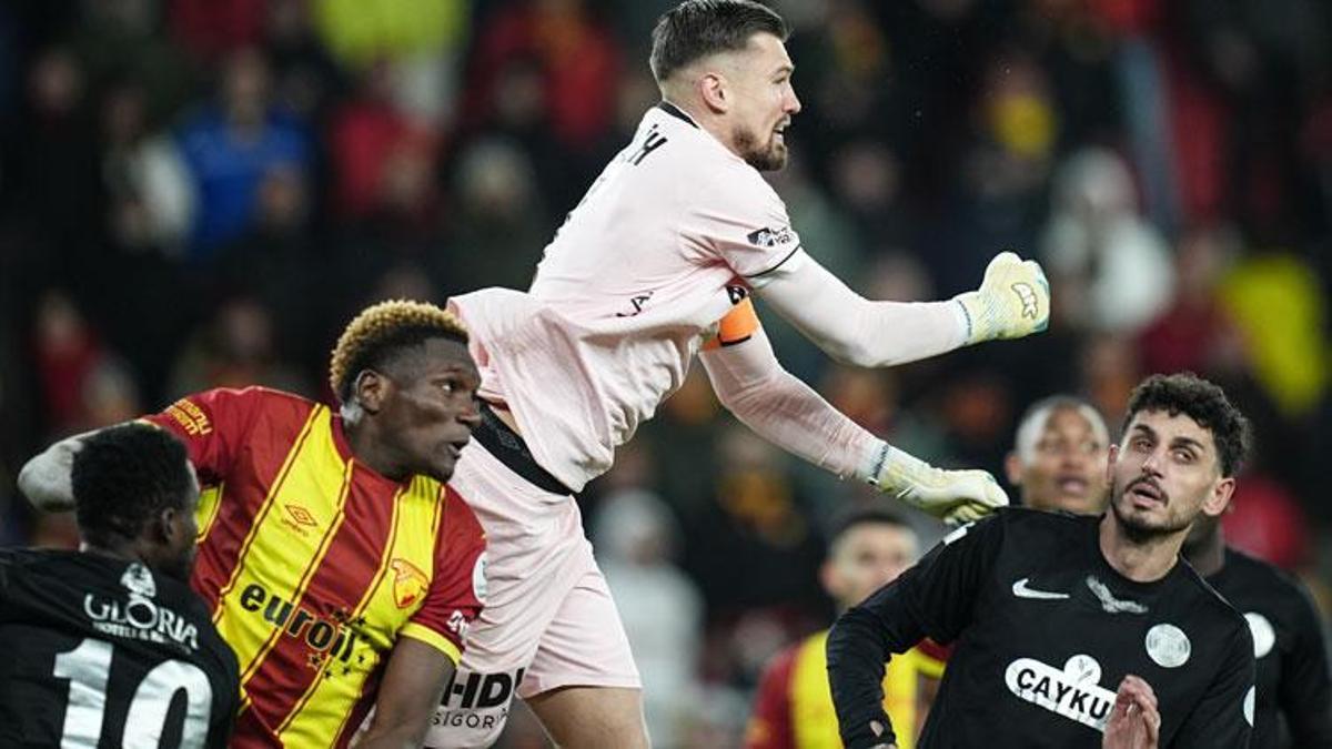 Göztepe, Çaykur Rizespor karşısında 3 puanı 3 golle aldı