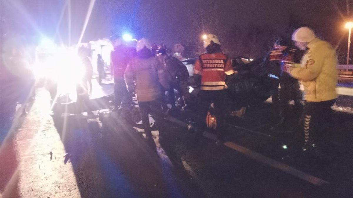 Silivri'de korkunç kaza: Bariyerlere ok gibi saplandı!