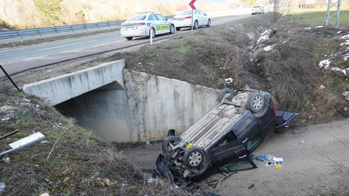 Araç'ta hafif ticari araç şarampole uçtu: 1 ölü