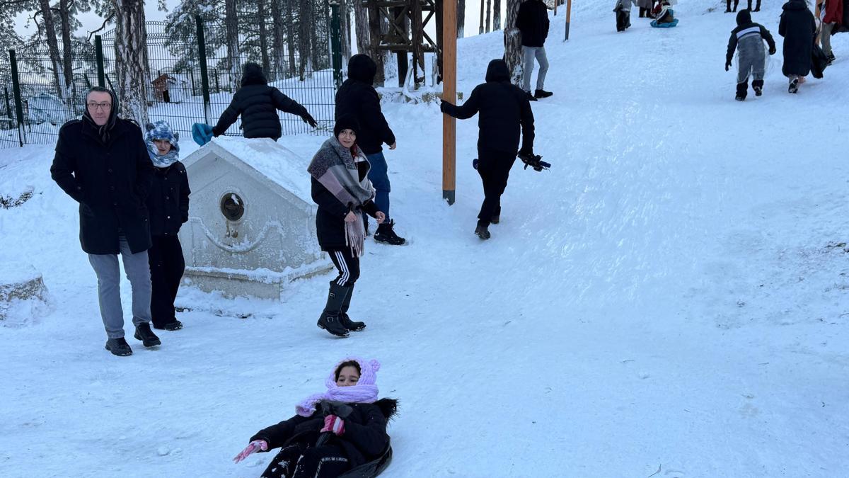Ordu’da sömestr tatilinde çocukların kar keyfi