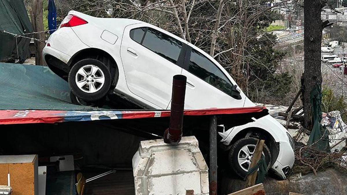 Sarıyer'de sürücü vitesleri karıştırınca faciadan dönüldü!