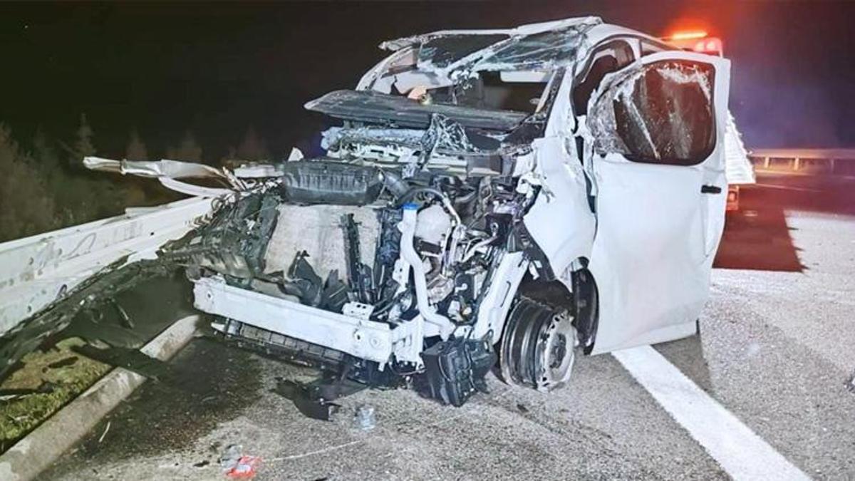 Bursa'da otoyolda altın alarmı! Zırhlı araç devrildi, servet değerindeki altınlar kayboldu! Dedektörle aranıyor