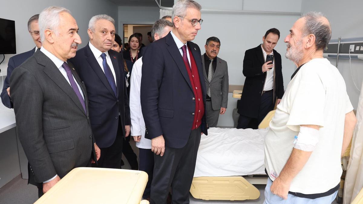 İstanbul - Bakan Memişoğlu, Esenyurt'ta yapımı tamamlanan hastaneyi ziyaret etti