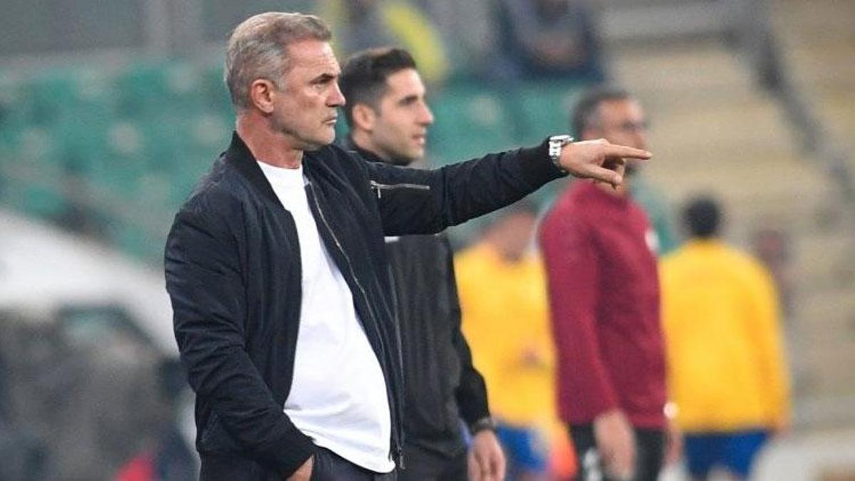 Bursaspor’da Tahsin Tam ile karşılıklı anlaşarak yollarını ayırdı
