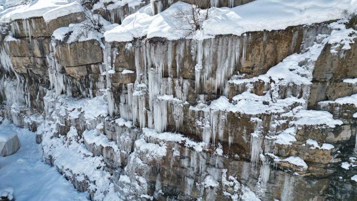 Şırnak'ta bakan gözler donuyor: Her yerde oluştu