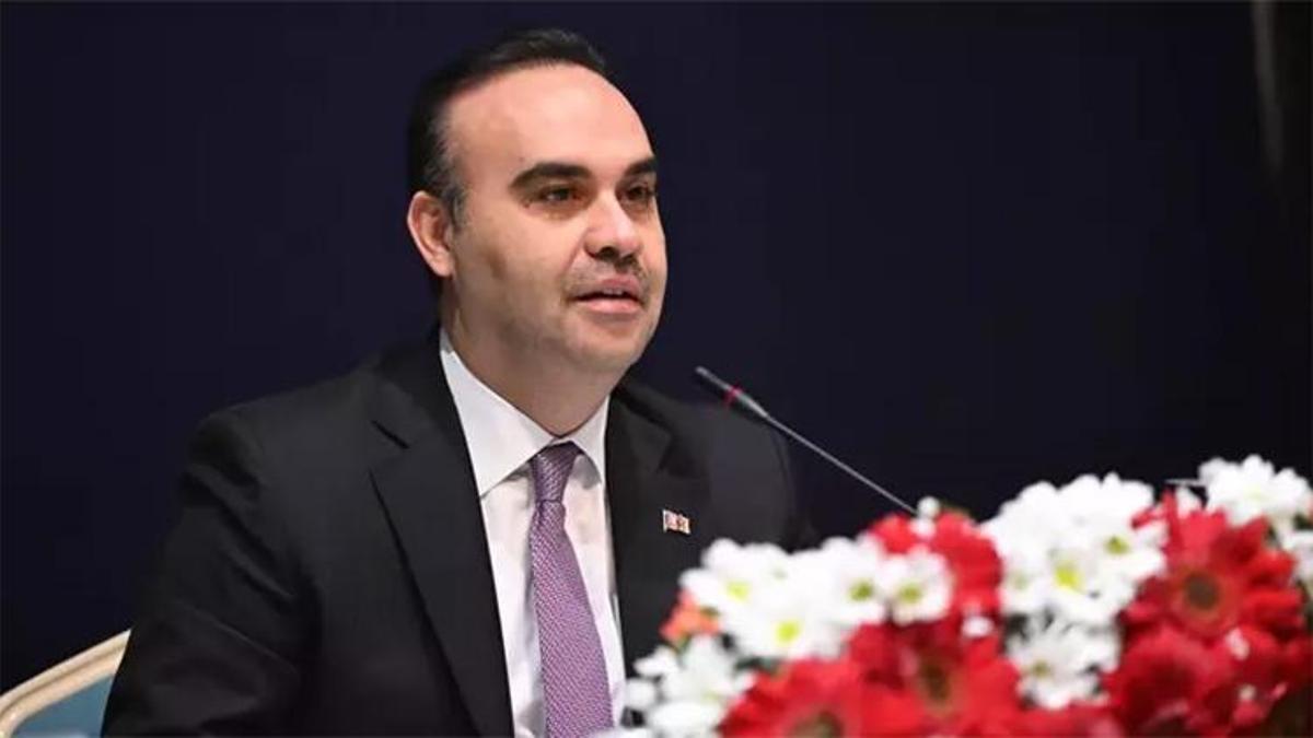 10. Ulusal Antarktika Bilim Seferi başladı! Bakan Kacır: 17 kişilik ekip İstanbul’dan Beyaz Kıta’ya doğru yola çıktı