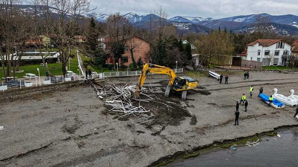 Sapanca Park Projesi için çalışmalar tamamlandı! 89 kaçak iskele tamamen kaldırıldı