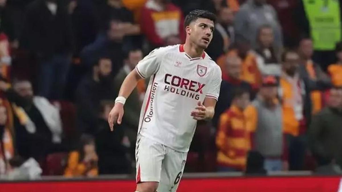 Samsunsporlu Eyüp Aydın trafik kazası geçirdi