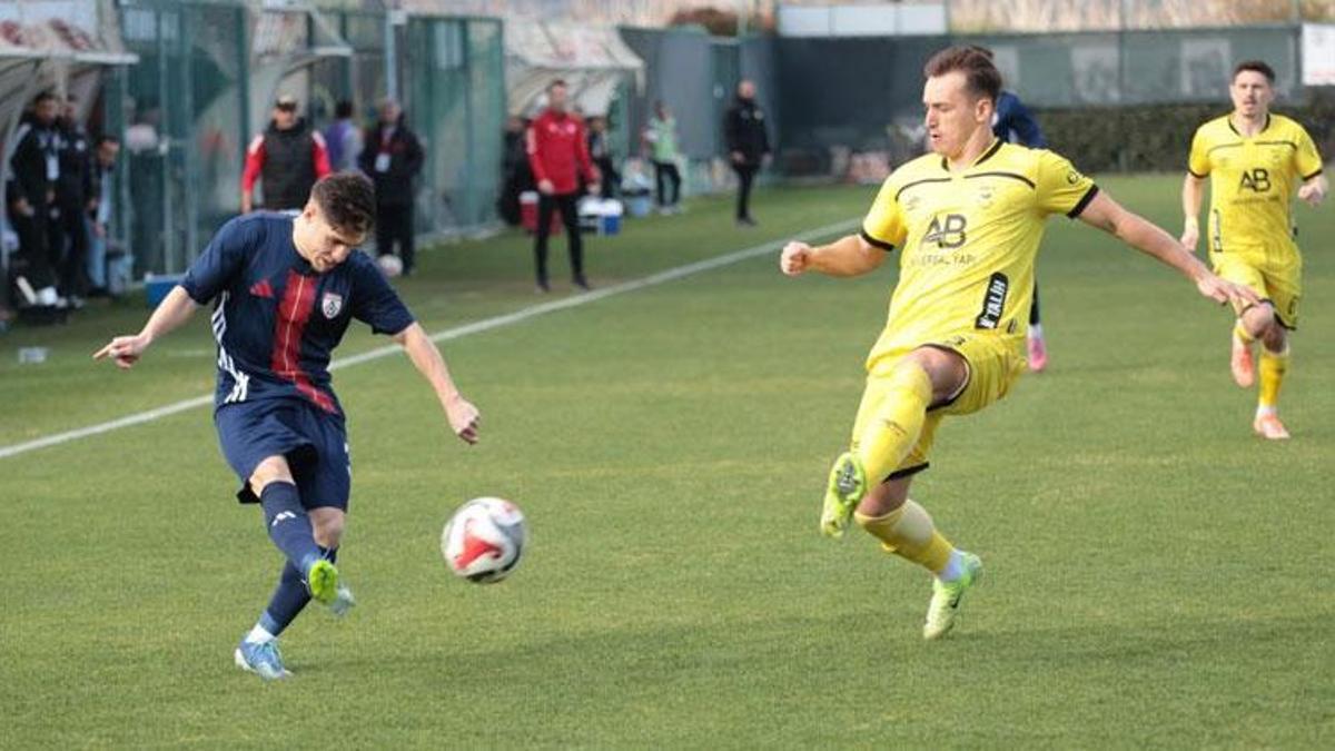 Altınordu-Adana 01 Futbol Kulübü mücadelesinde 3 puan 3 golle geldi