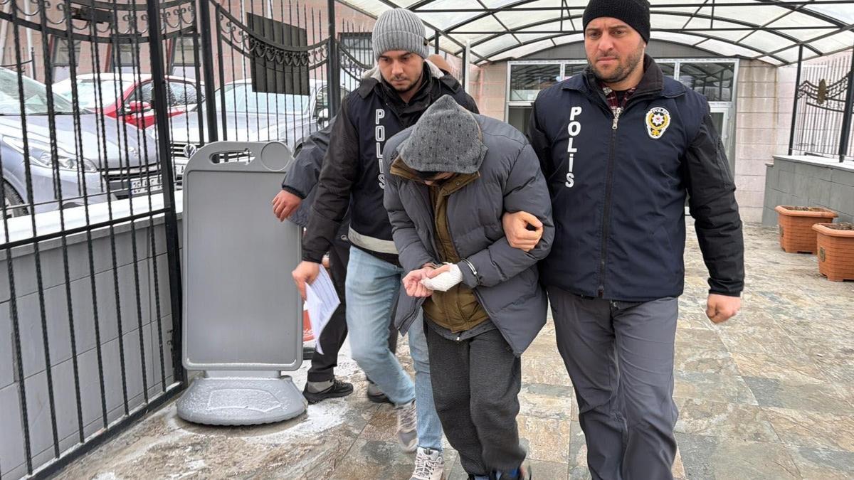 Üvey oğlu bıçaklamıştı! 15 gün sonra hayatını kaybetti