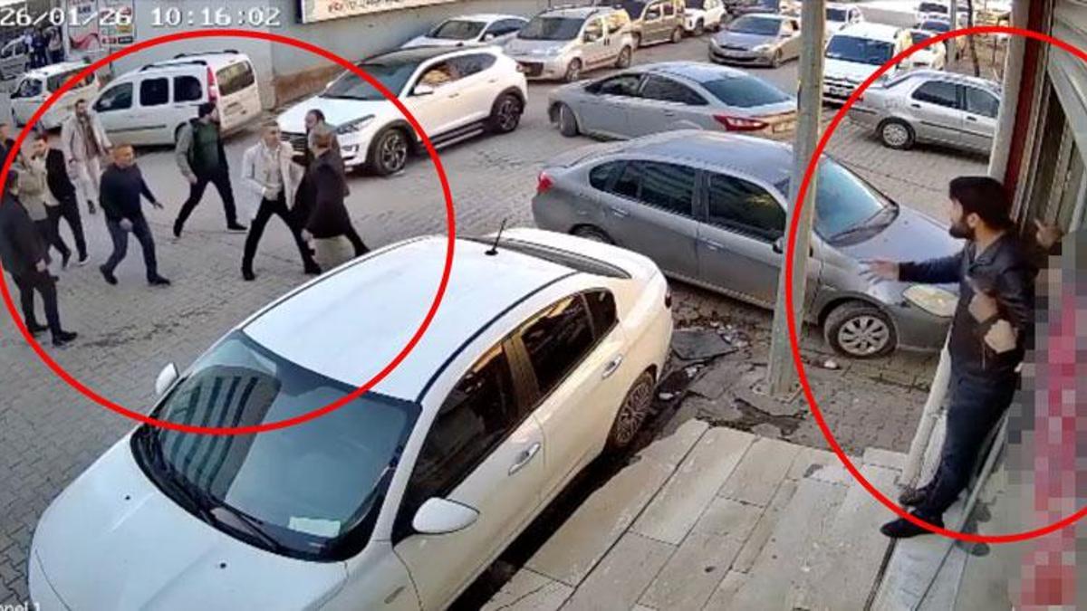 Mardin’de dehşet anları kameraya yansıdı! Hastane önündeki silahlı kavga böyle görüntülendi