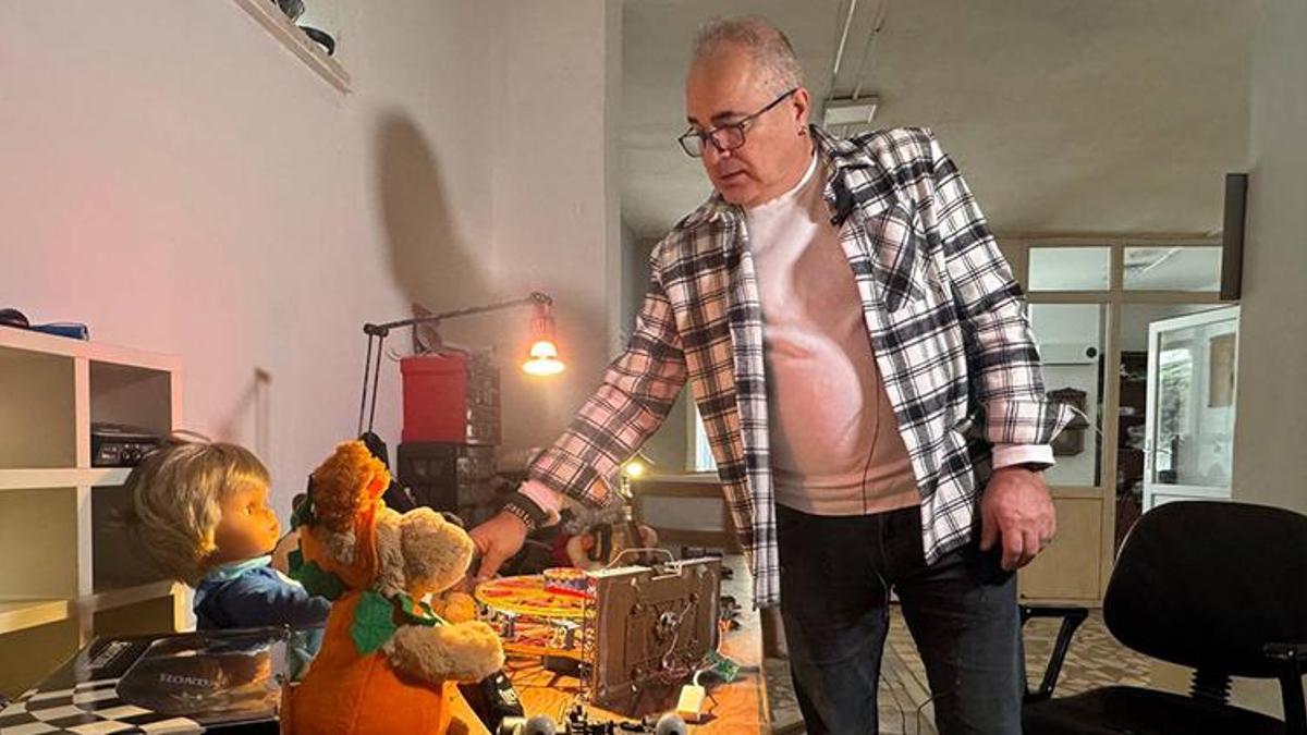 Emekli mühendisin evde otururken aklına geldi! 4 yılda yüzlercesini bedavaya yaptı