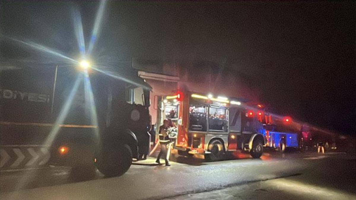 Çayırova'da metal işleme tesisinde yangın çıktı