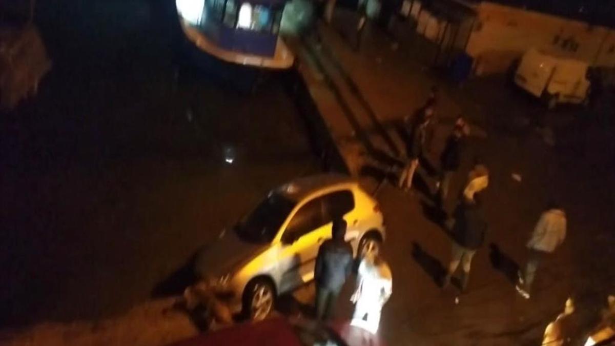 Sarıyer'de aynı noktada ikinci kaza: Mendirekte asılı kaldı