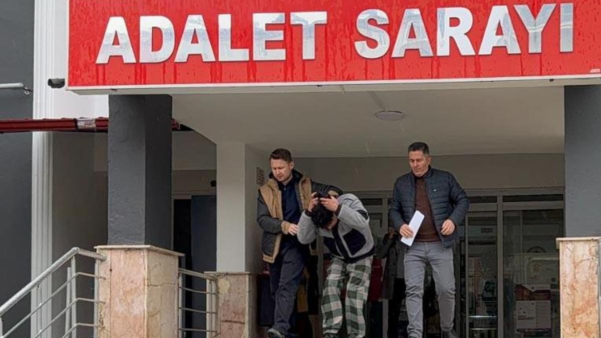 Evin bahçesinde uyuşturucu saklayan 2 kişi gözaltına alındı