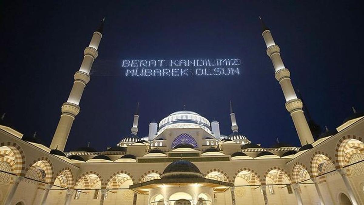 Berat Kandili namazı nasıl kılınır? Kaç rekat, nasıl niyet edilir? Berat Kandili Gecesi namazı adım adım kılınışı