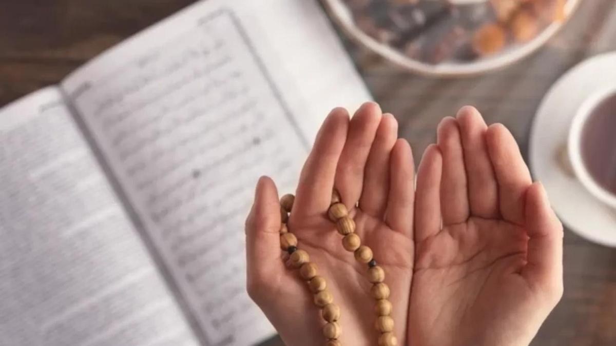 Berat Kandili'nde Üç Yasin-i Şerif Okumanın Önemi: Fazileti, Niyetleri, Saatleri ve Okunacak Dualar