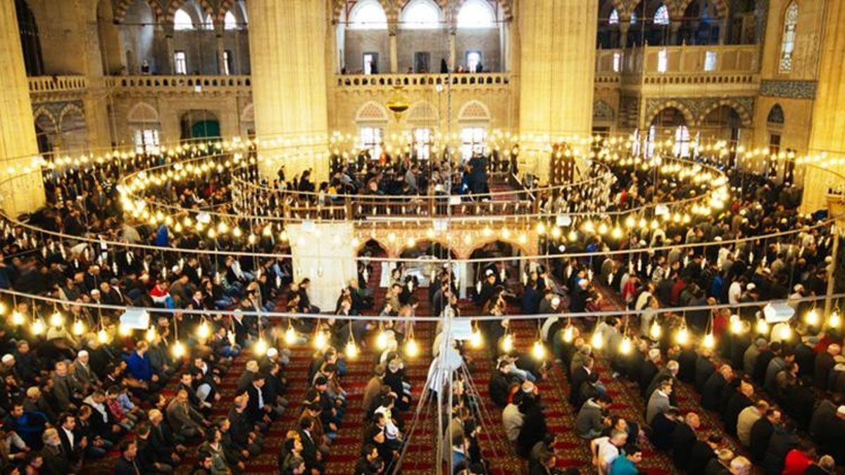 Berat Kandili orucu tek gün tutulur mu? Kandil orucu hangi gün tutulur? Tek gün oruç tutmak yeterli mi? Sahura ne zaman kalkılacak?