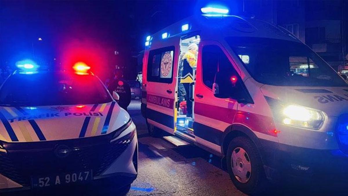 Ünye'de iki otomobil çarpıştı: 2 yaralı