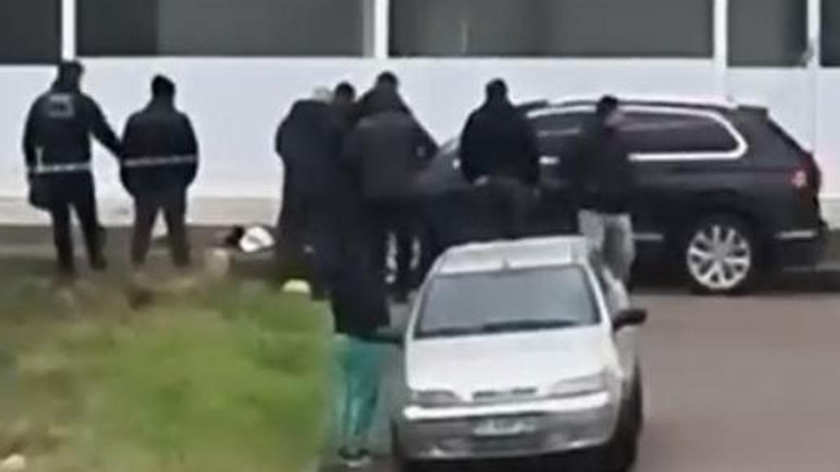 Müteahhit, tadilat yaptırdığı inşaat ustasını tabancayla yaraladı