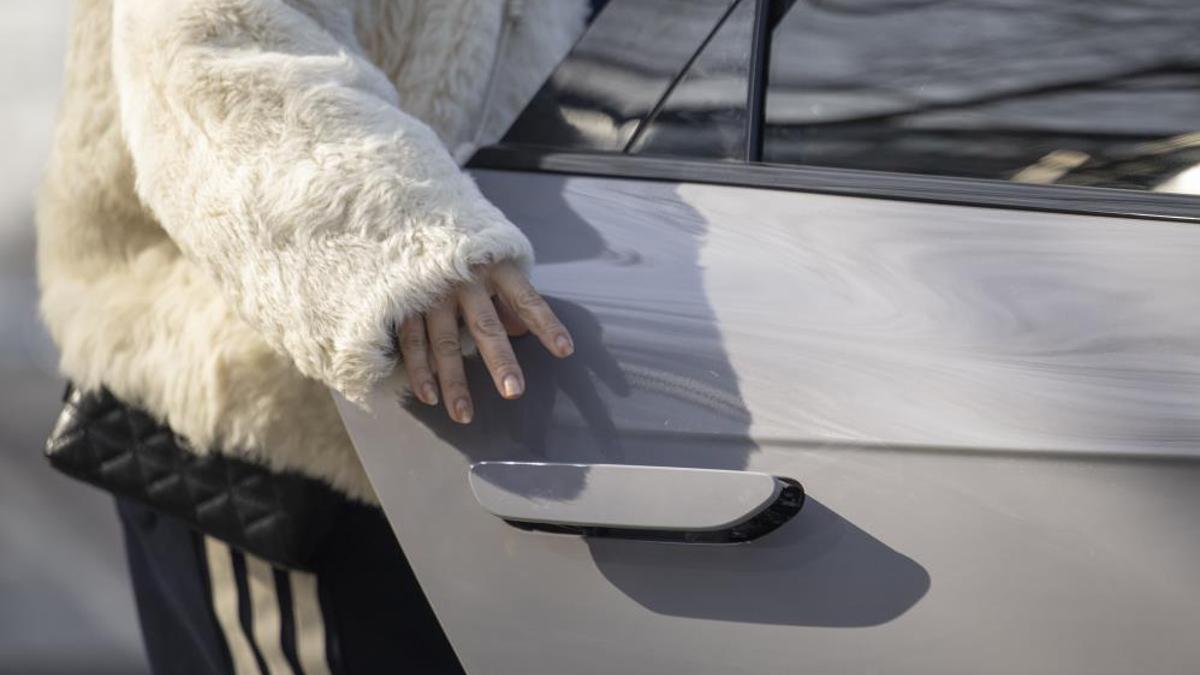 Elektrikli araçların gizli kapı kolları yasaklanıyor