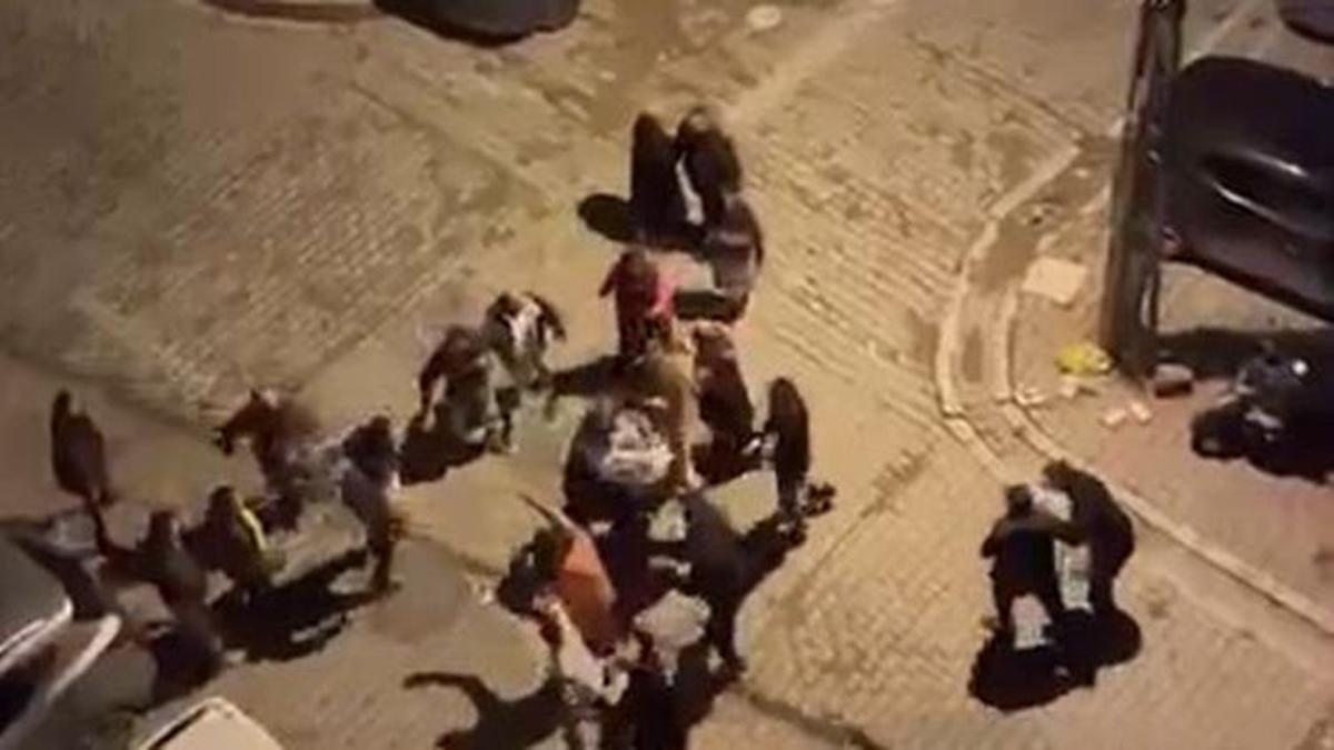 Esenyurt'ta komşu dehşeti! 10 kişiyle ev basıp hamile kadını darp ettiler