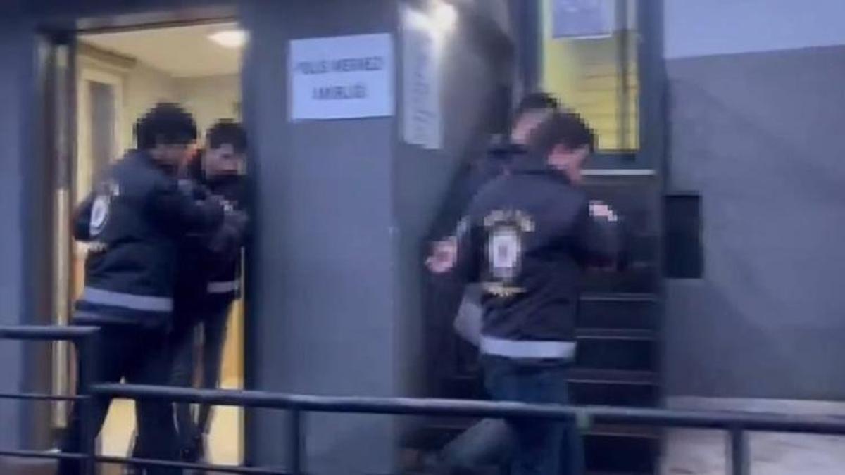 Ümraniye'de silah kaçakçılarına darbe! 6 kişi tutuklandı