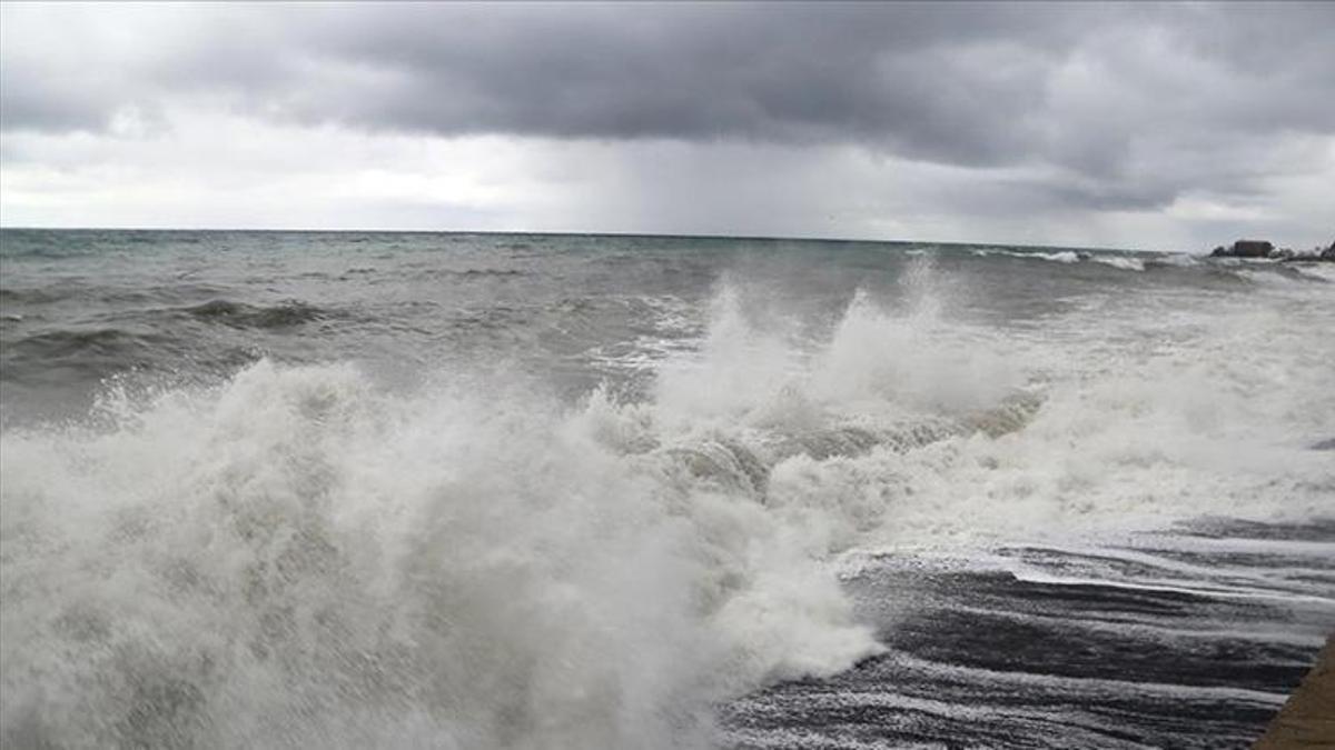 Denizlerde fırtına alarmı! Cuma akşamına kadar sürecek