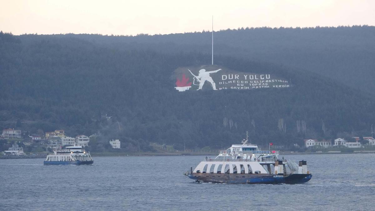 Bozcaada ve Gökçeada'da feribot seferlerine engel