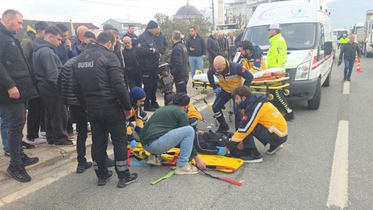 Orhangazi'de otomobile çarpan motosiklet savruldu: 2 yaralı