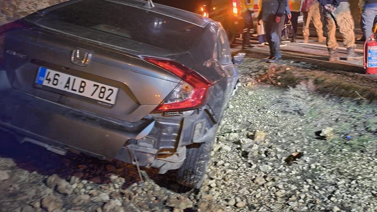 Mardin'de şarampole devrilen otomobilin sürücü yaralandı